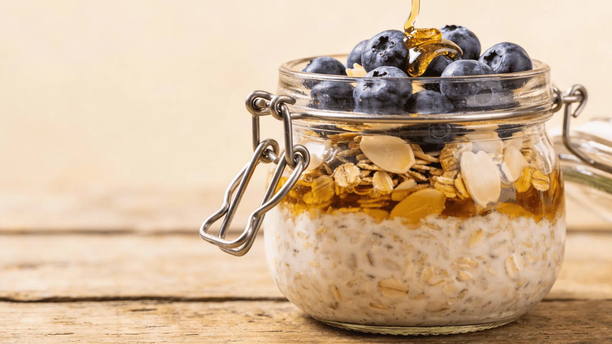 overnight oats with berries and nuts