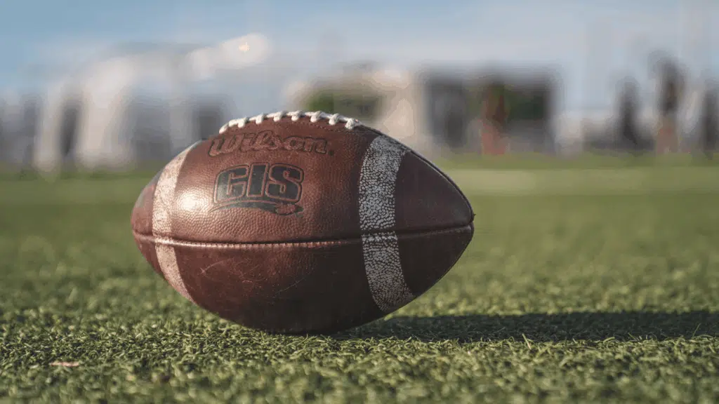 how many players on an american football team total