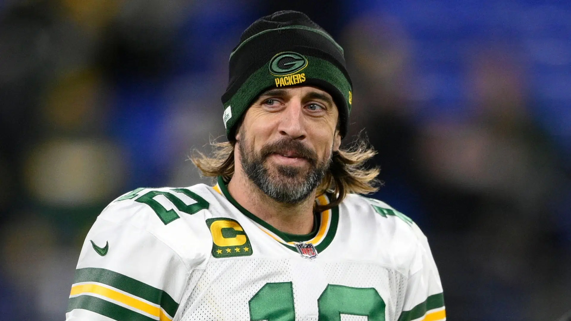 aaron rodgers eteran quarterback signs contract extension with Green Bay Packers