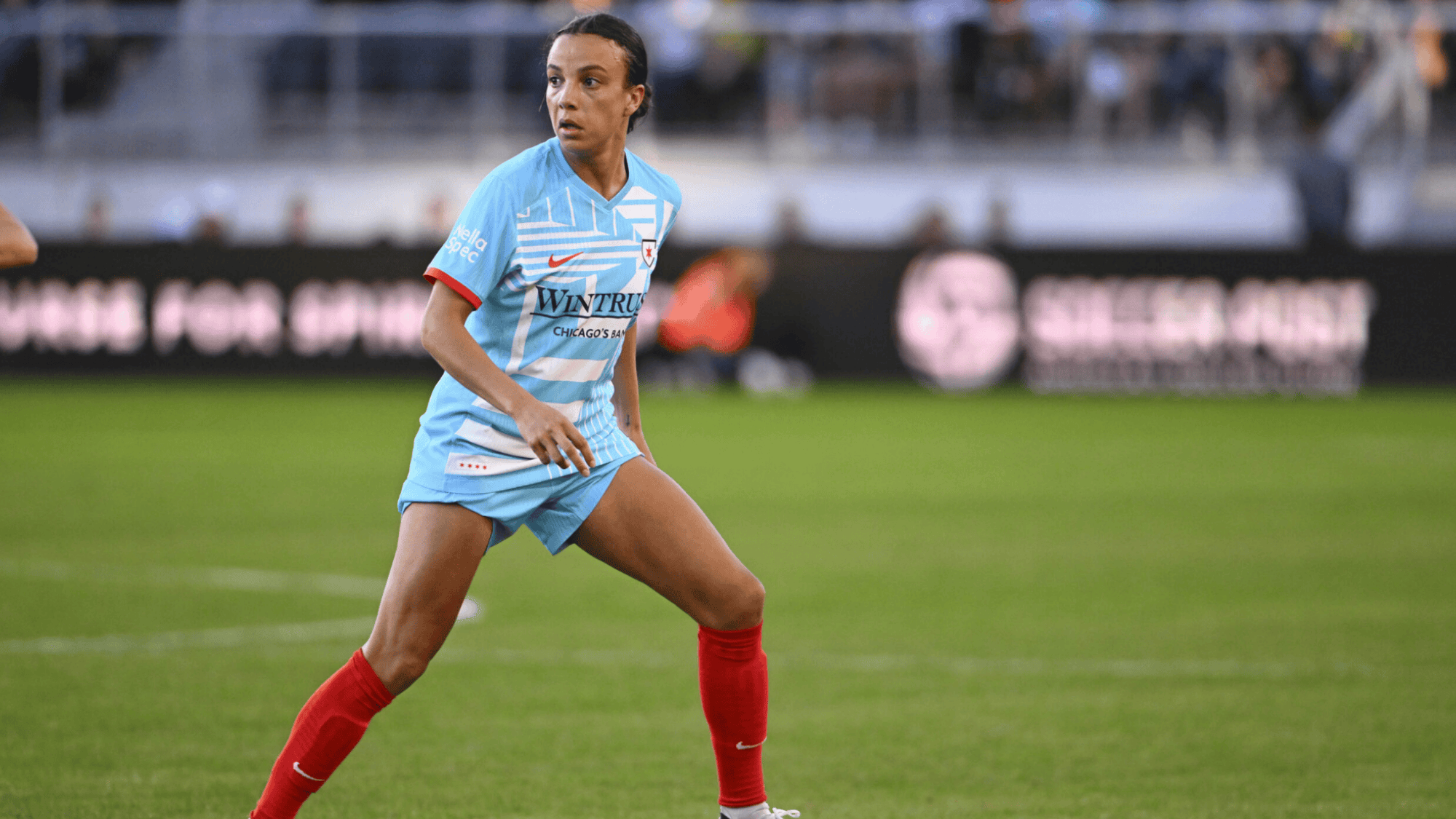 mallory swanson playing soccer for united states national team