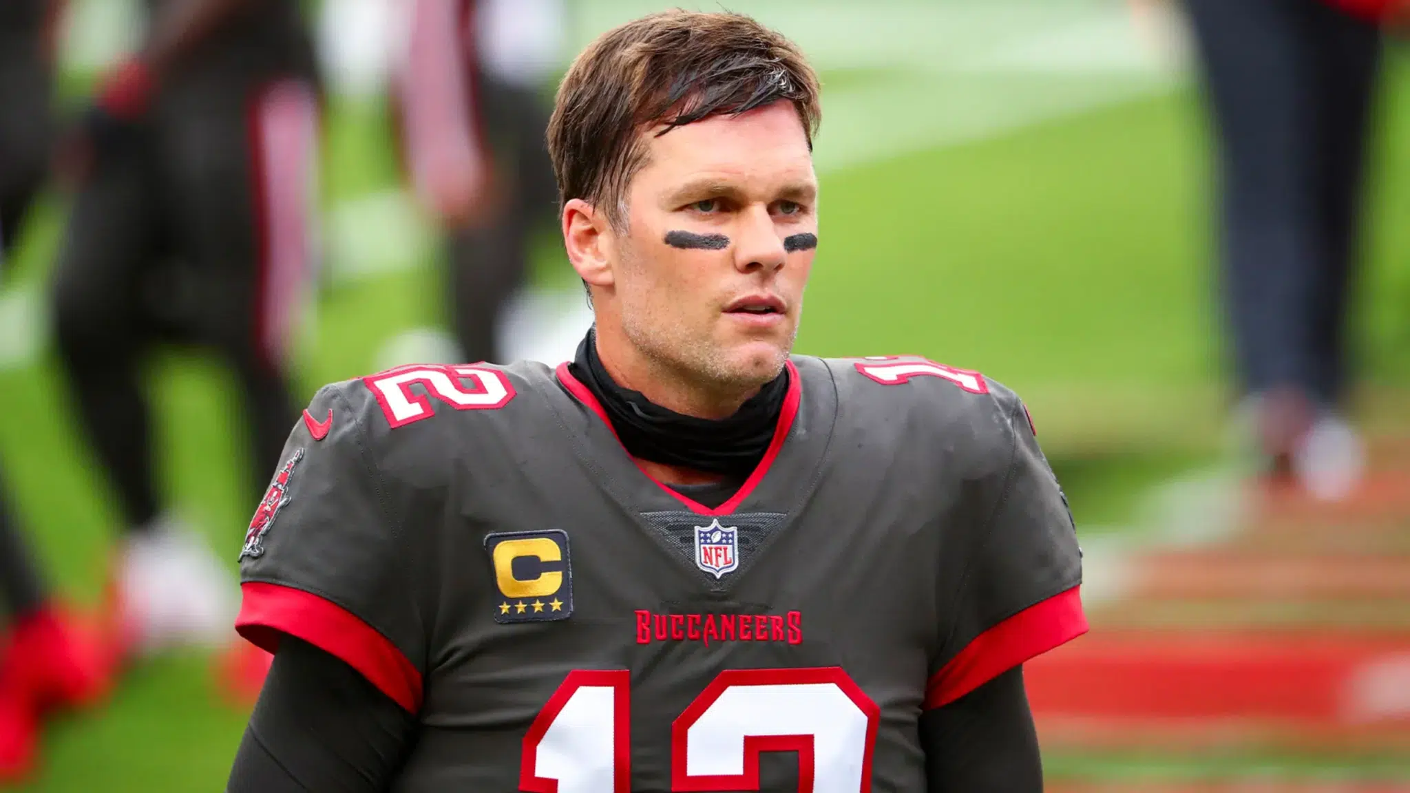 tom brady is seeing in front